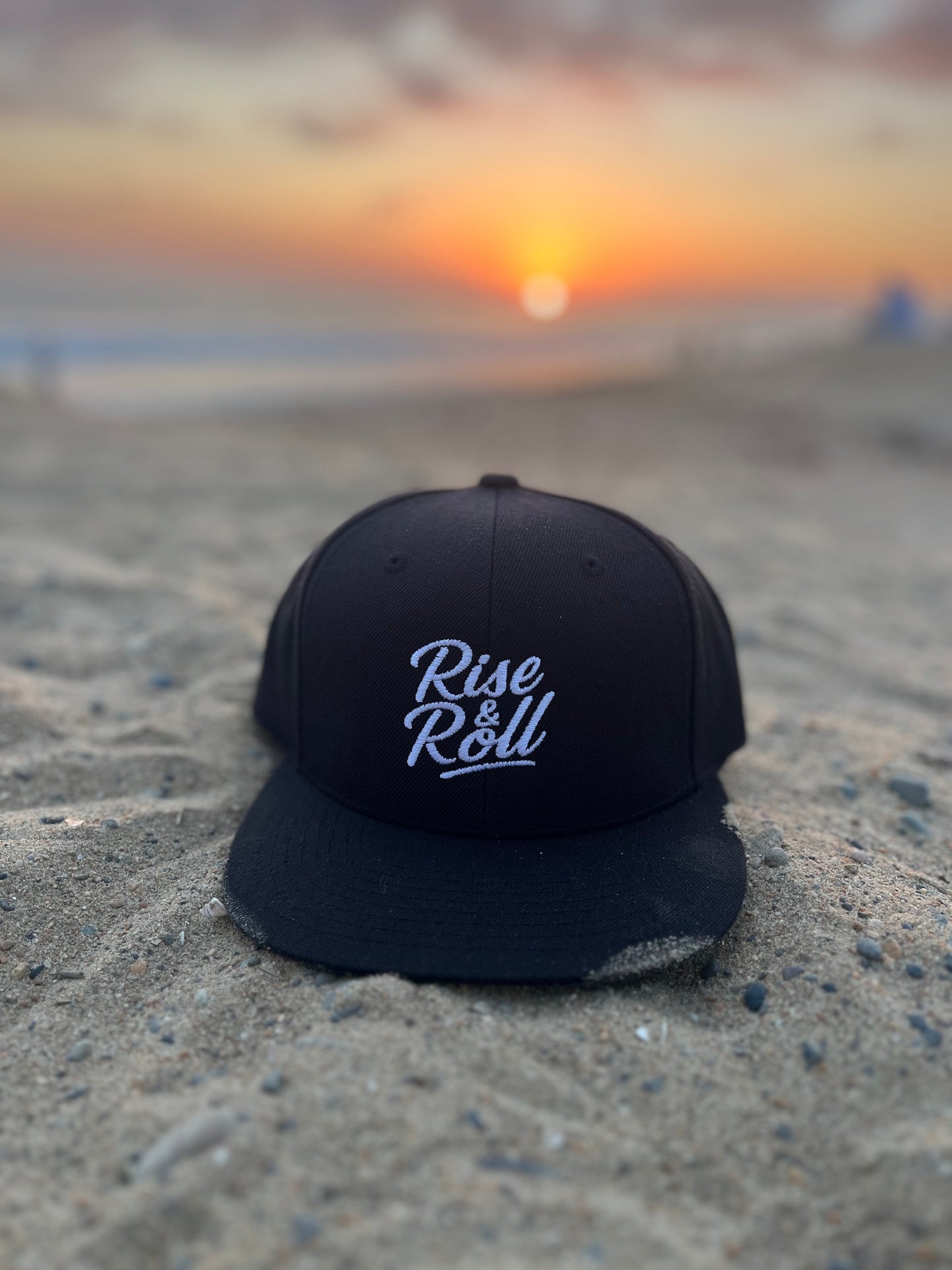 CURSIVE LOGO SNAPBACK
